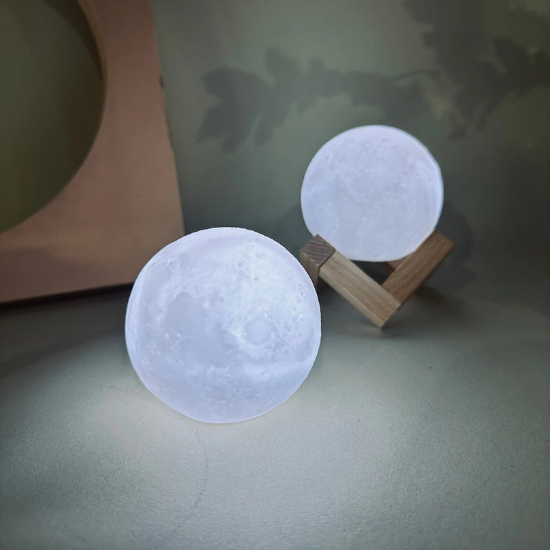 DECORACAO EM FORMATO DE LUA COM LAMPADAS LEDS